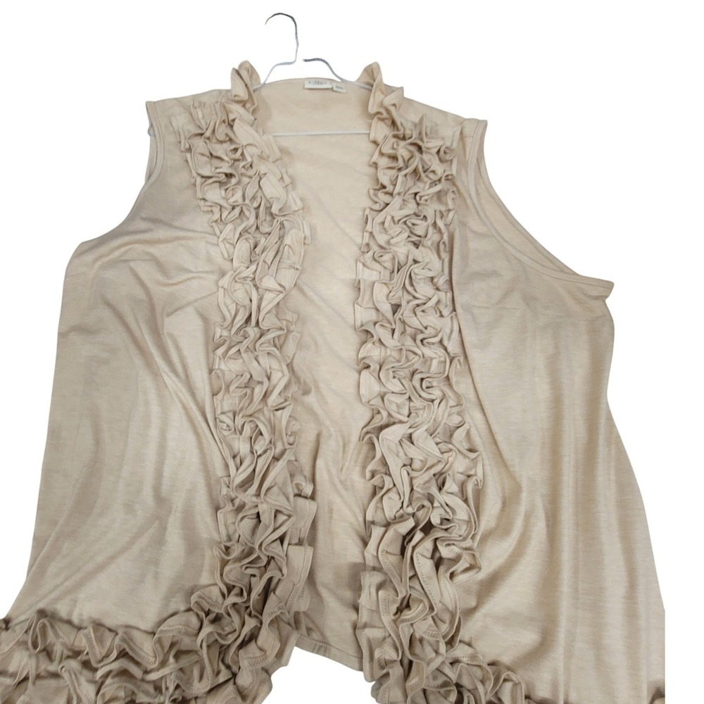 Cato‎ Woman 26/28W Sleeveless Top Ruffle Front Knit Vest Cardigan Tank Beige